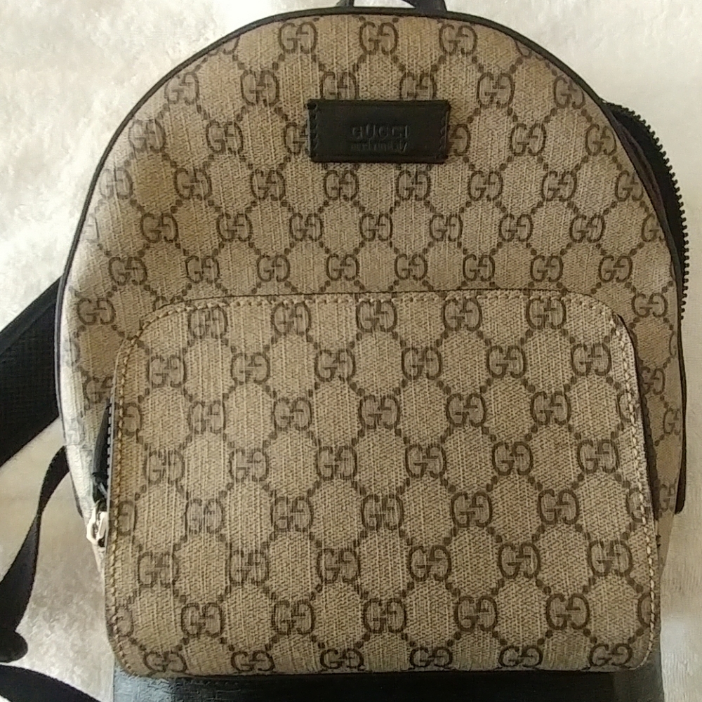 Gucci GG Supreme Small Backpack